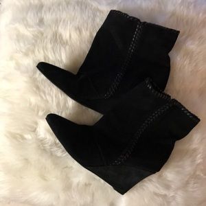 NWT Charles David wedge boots . Size 10 black